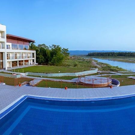 Park Safari Resort Sauraha Exterior photo