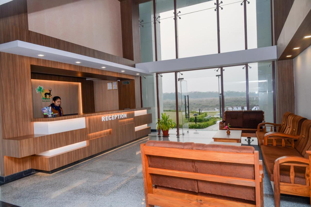 Park Safari Resort Sauraha Exterior photo