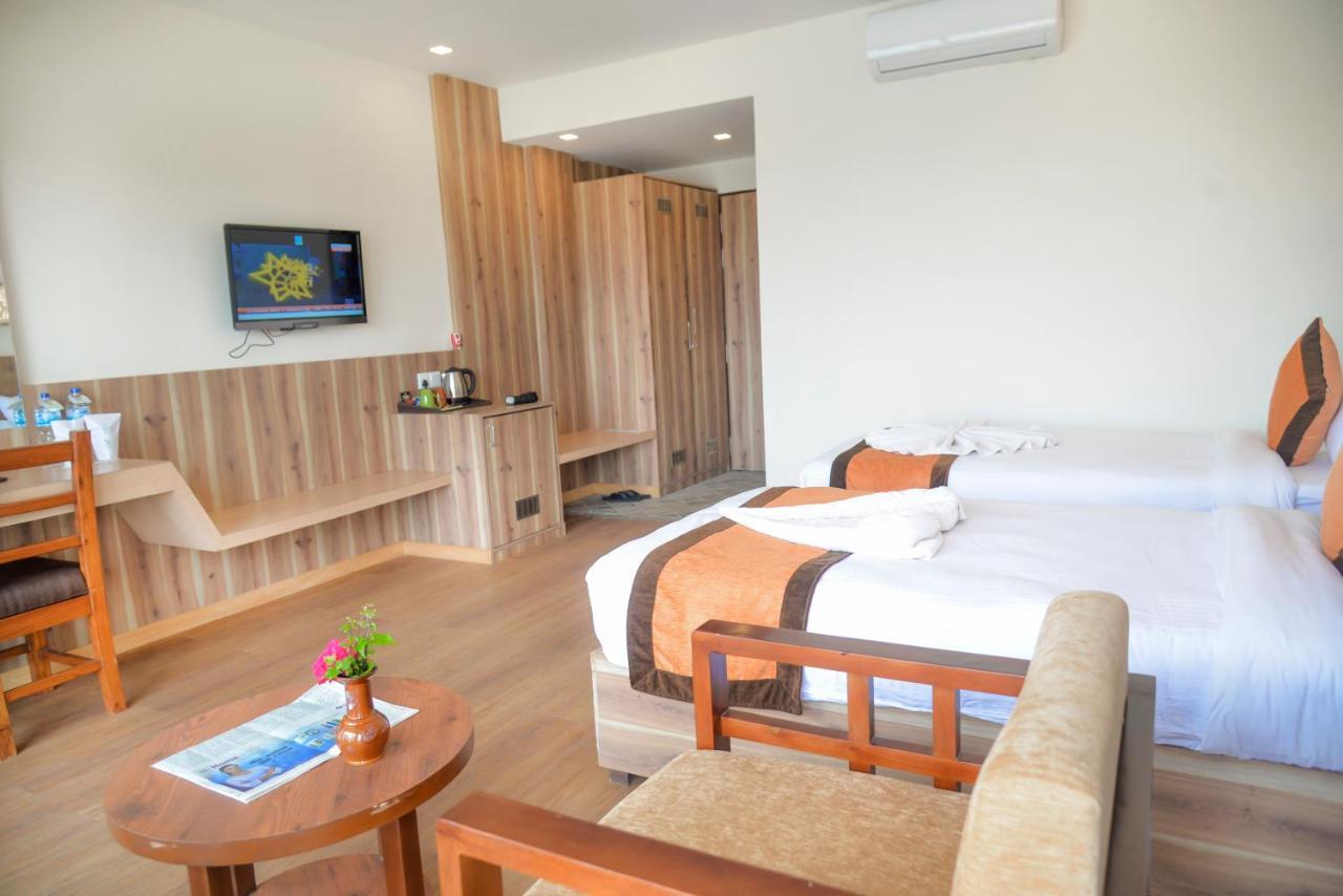 Park Safari Resort Sauraha Exterior photo