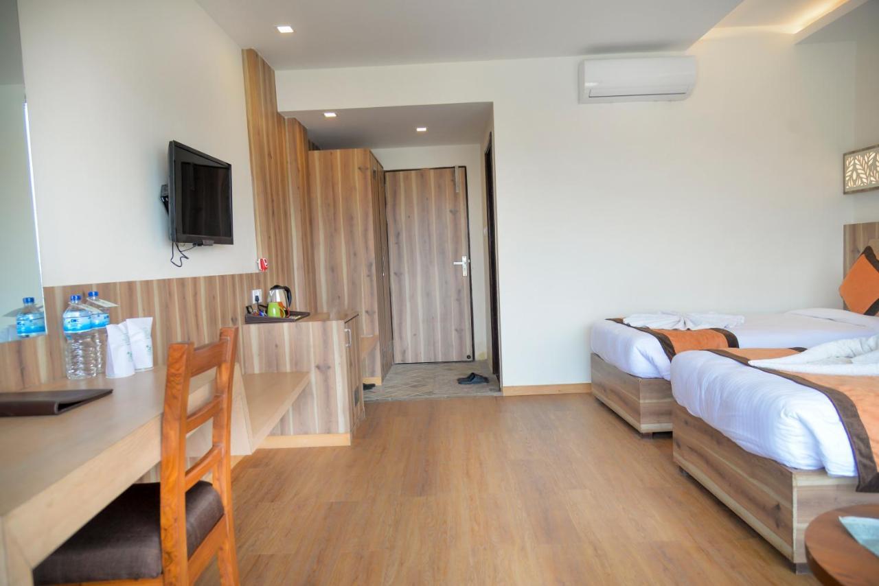 Park Safari Resort Sauraha Exterior photo
