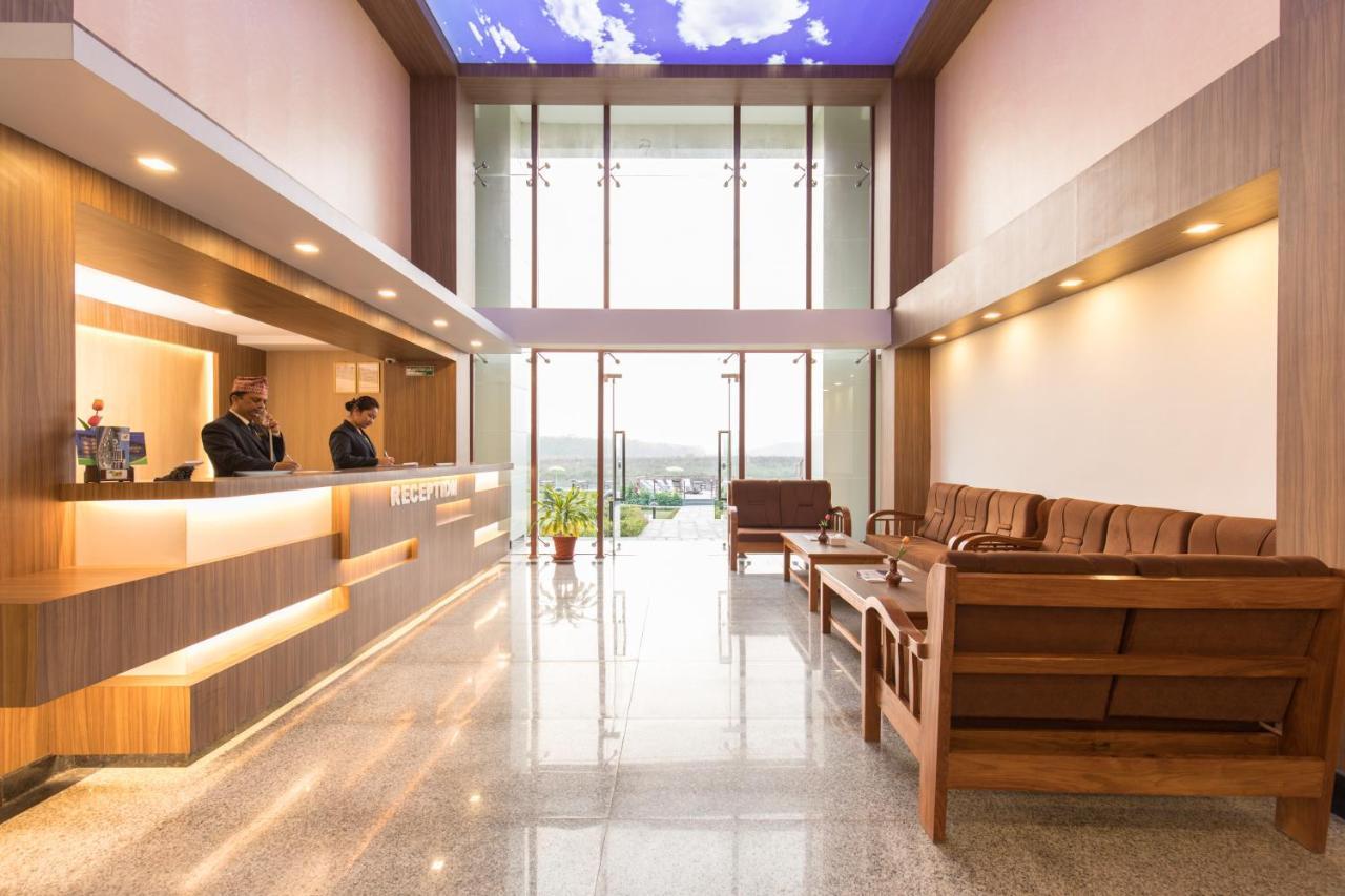 Park Safari Resort Sauraha Exterior photo